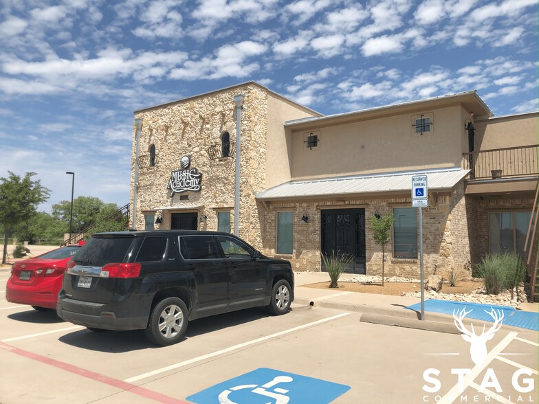8800 US Highway 380, Cross Roads, TX à louer - Photo de l’immeuble – Image 3 sur 40