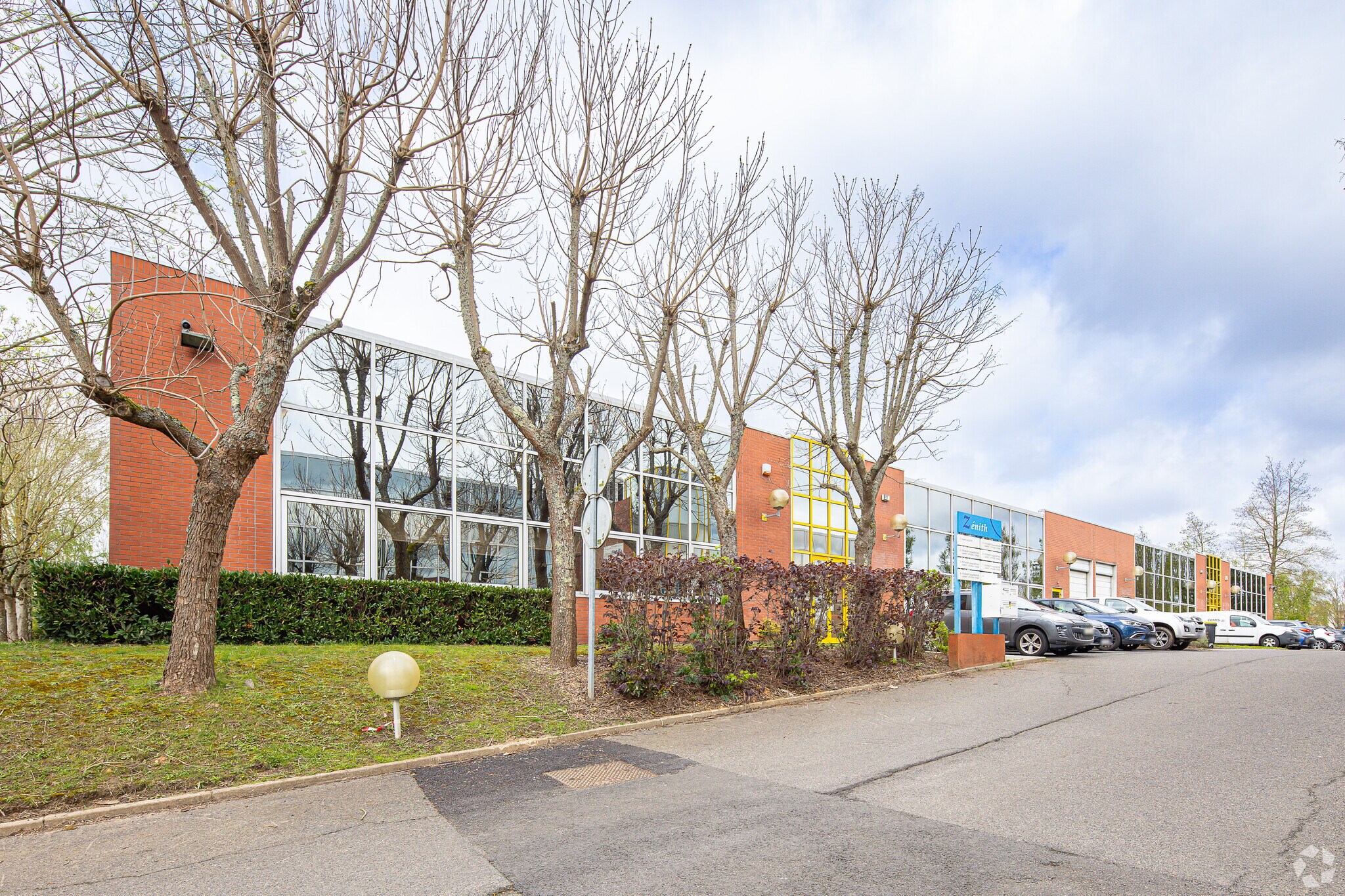 9 Avenue Du Canada, Les Ulis à louer Photo principale– Image 1 sur 3