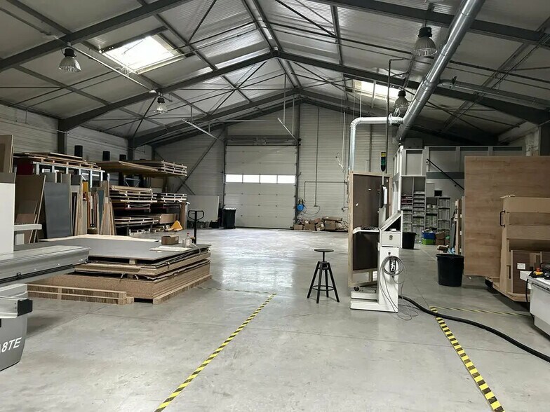 Local d'activités dans Ars-sur-Moselle à vendre - Photo de l’immeuble – Image 3 sur 10