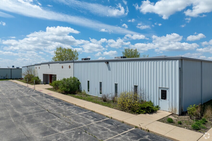 9628 Forest Hills Rd, Machesney Park, IL à louer - Photo de l’immeuble – Image 3 sur 5