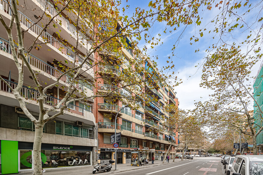 Local commercial dans Carrer De Mallorca, 67-75, Barcelone à louer - Photo de l’immeuble – Image 2 sur 2