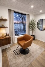 620 S IL Route 31, McHenry, IL à louer Photo intérieure– Image 2 sur 10