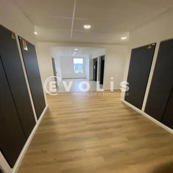 5 Rue De La Galmy, Chessy à louer - Photo de l’immeuble – Image 3 sur 4
