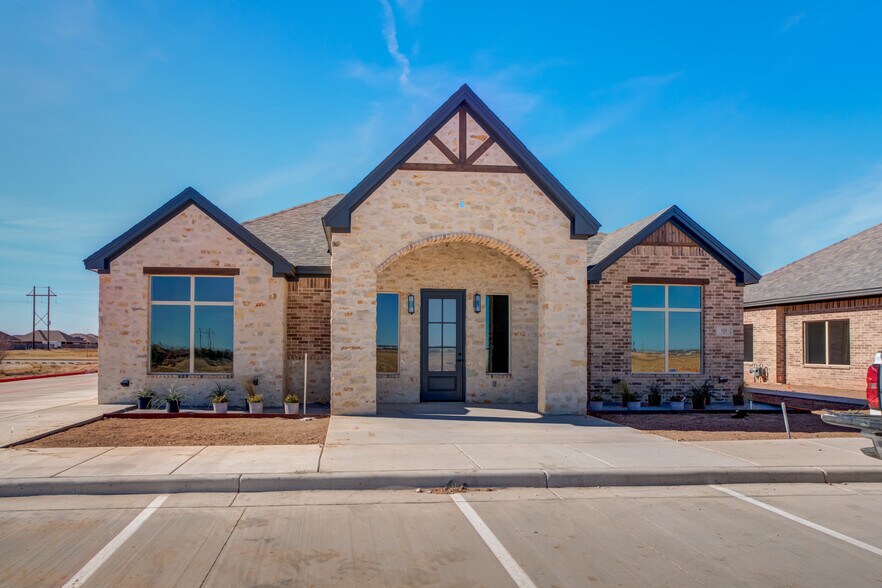 1420 N Slide Rd, Lubbock, TX à louer - Photo de l’immeuble – Image 1 sur 30