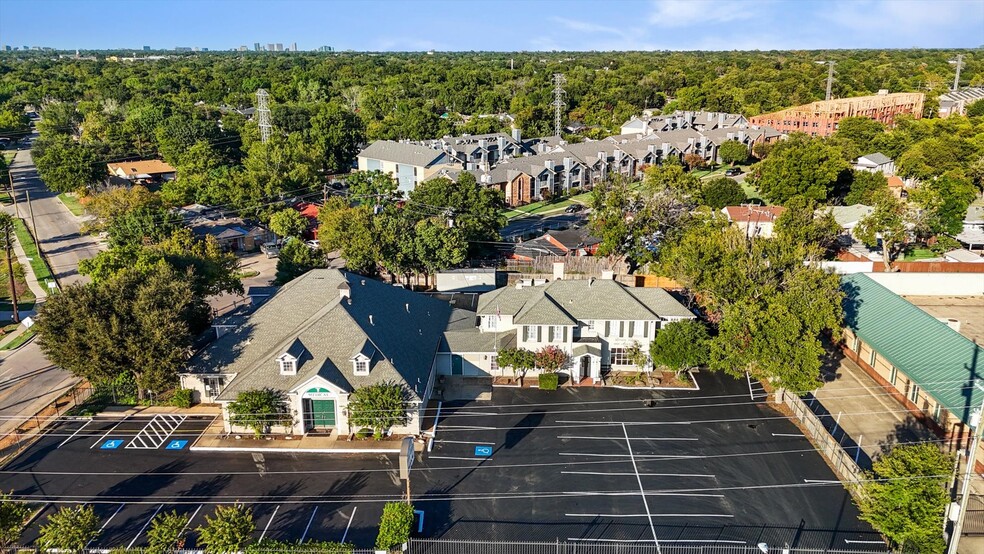 9622 Webb Chapel Rd, Dallas, TX à vendre - Photo principale – Image 1 sur 18