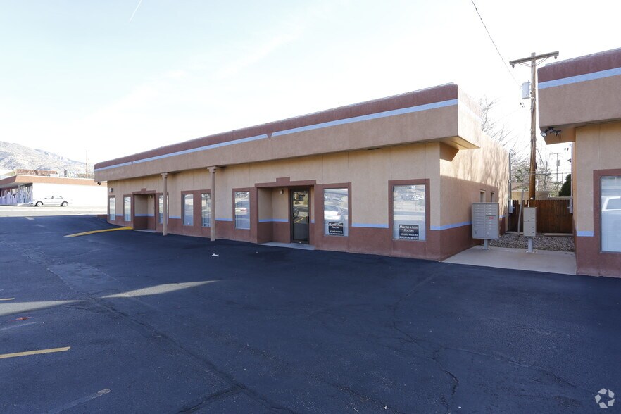 11000 Candelaria Rd NE, Albuquerque, NM à vendre - Photo de l’immeuble – Image 2 sur 7