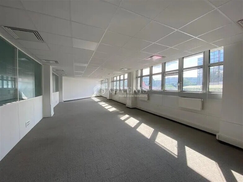 Bureau dans Fontenay-sous-Bois à louer - Photo de l’immeuble – Image 3 sur 7