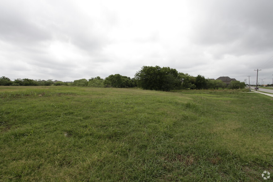2039 Rufe Snow Dr, Keller, TX à louer - Photo de l’immeuble – Image 3 sur 5