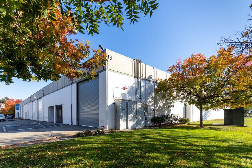 4085 Nelson Ave, Concord, CA à louer - Photo principale – Image 1 sur 15