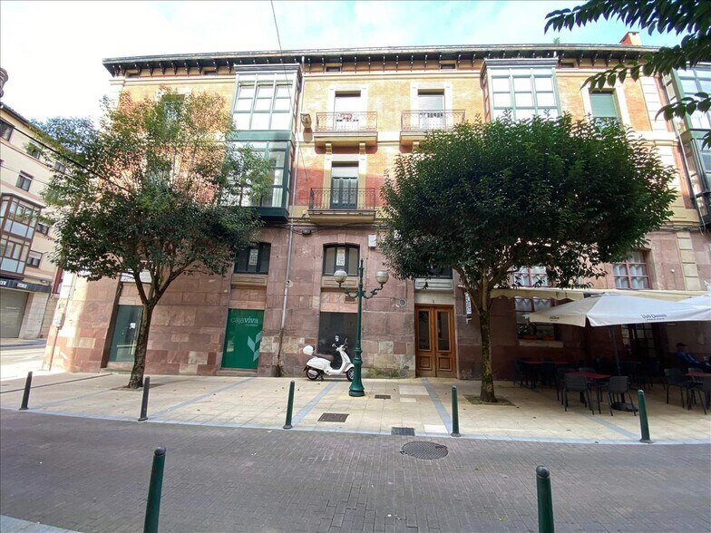 Local commercial dans Torrelavega à vendre - Photo de l’immeuble – Image 2 sur 16