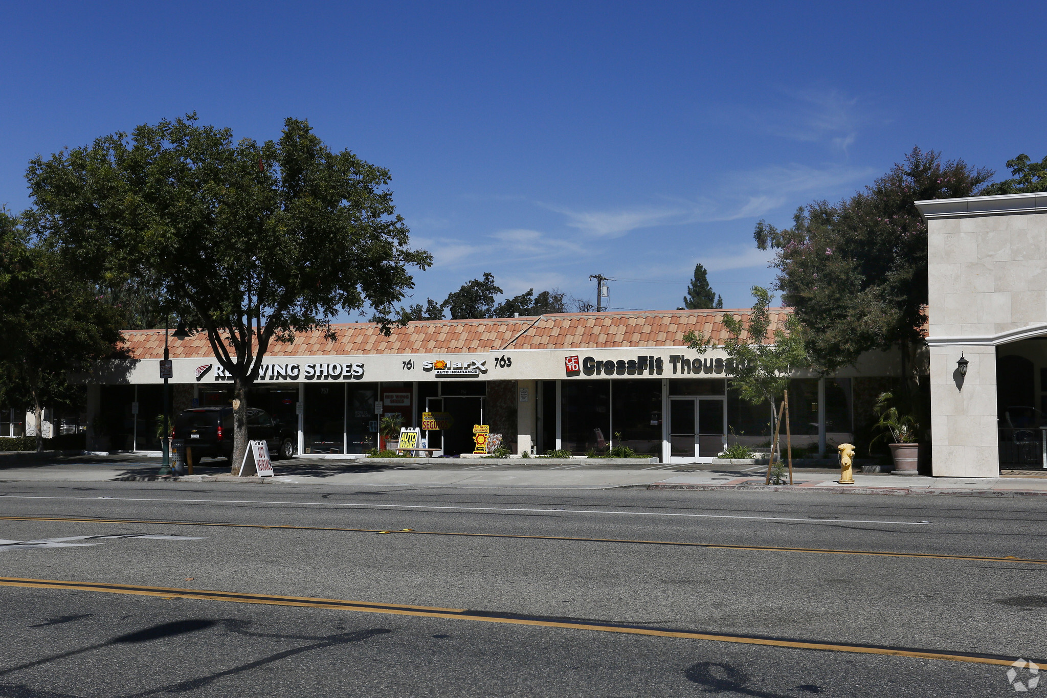 757-763 E Thousand Oaks Blvd, Thousand Oaks, CA à louer Photo principale– Image 1 sur 17