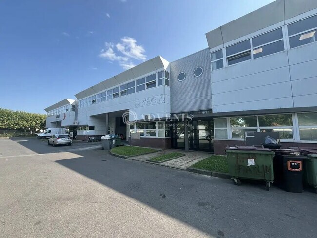 Plus de détails pour Local d'activités à louer