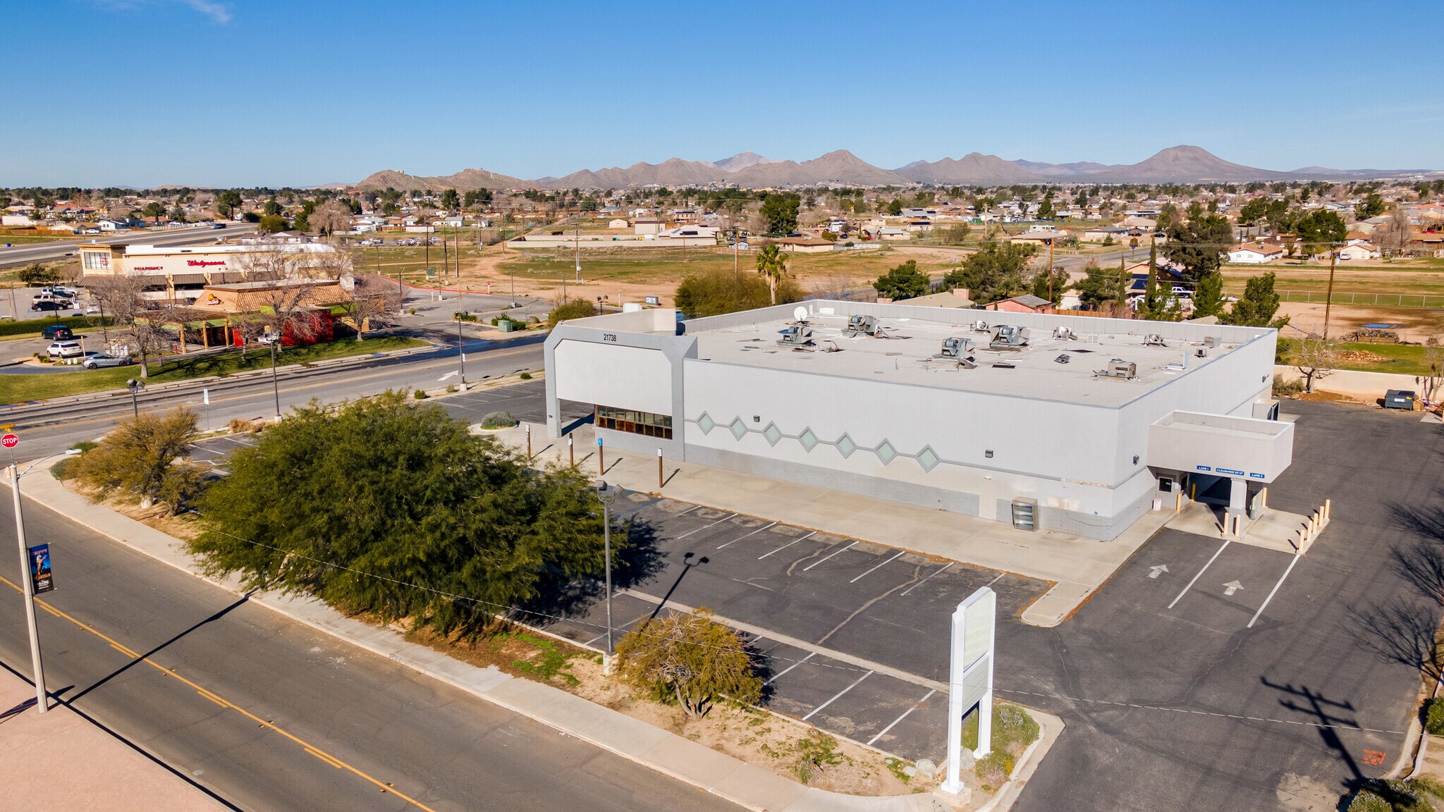 21738 US Highway 18, Apple Valley, CA à vendre Photo principale– Image 1 sur 7