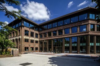 Plus de détails pour 10 Bricket Rd, St Albans - Bureau à louer