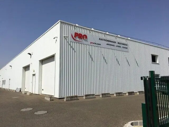 Bureau dans Les Villages Vovéens à louer - Photo de l’immeuble – Image 3 sur 16