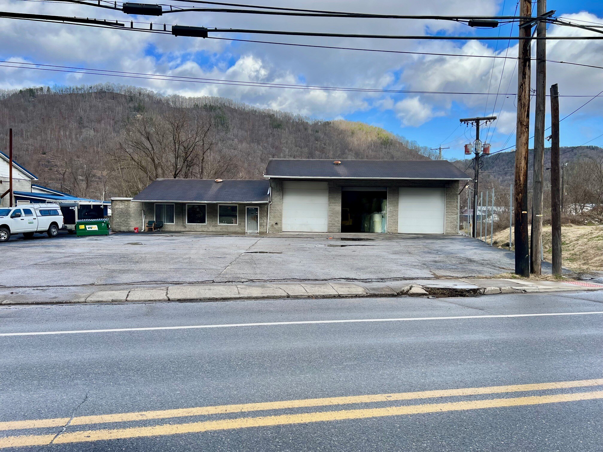 15095 Maccorkle Ave, Cabin Creek, WV à vendre Photo principale– Image 1 sur 15