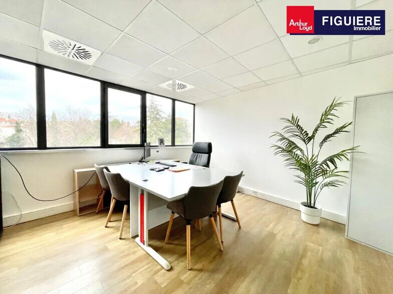 Bureau dans Aix-en-Provence à louer - Photo intérieure – Image 2 sur 12