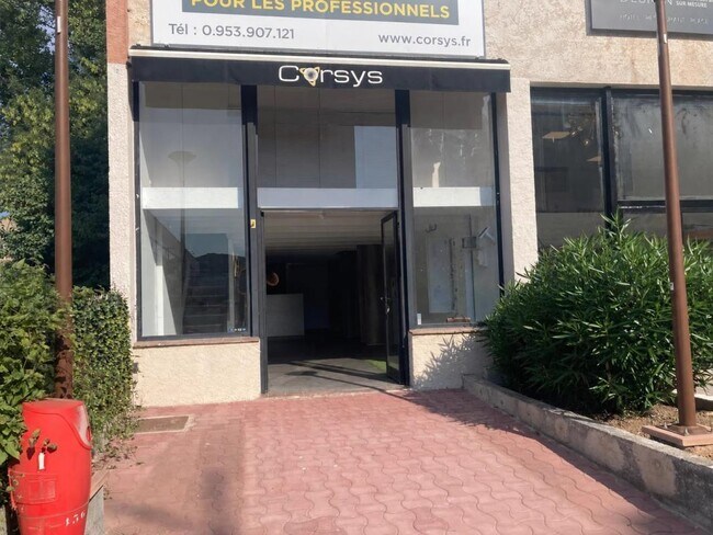 Plus de détails pour Bureau à louer