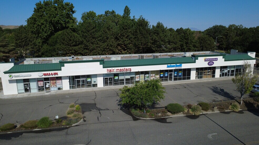 3001 W 10th Ave, Kennewick, WA à louer - Photo de l’immeuble – Image 2 sur 5