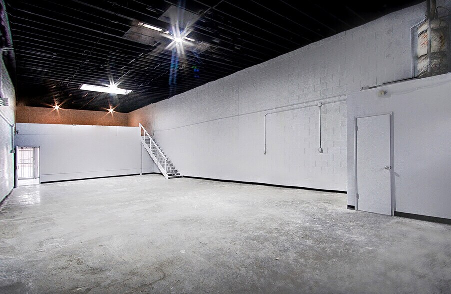 5910 E Washington Blvd, Commerce, CA à louer - Photo intérieure – Image 2 sur 12