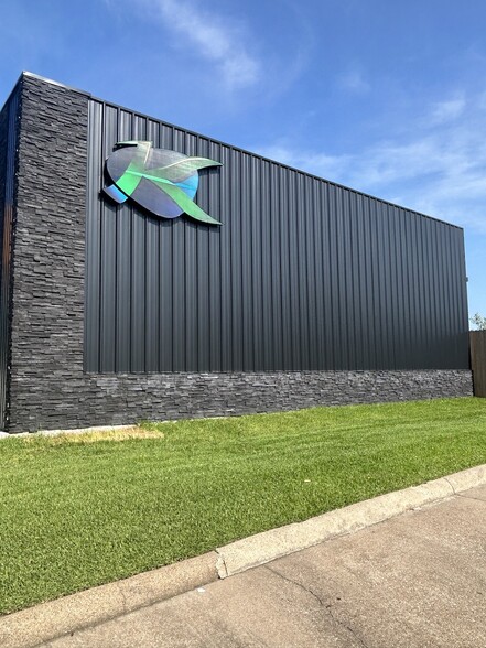 7090 Phelan Blvd, Beaumont, TX à louer - Photo de l’immeuble – Image 2 sur 3