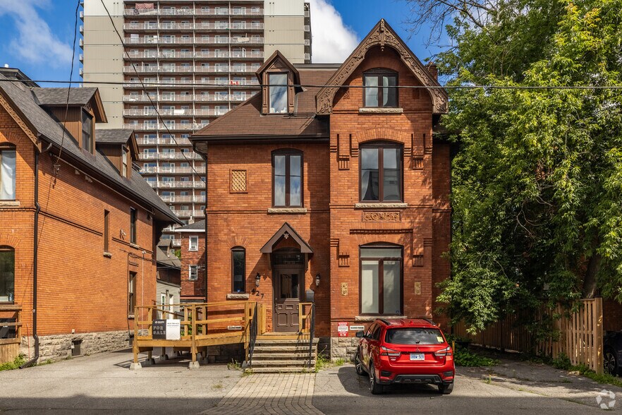 427 Gilmour St, Ottawa, ON à vendre - Photo de l’immeuble – Image 2 sur 14