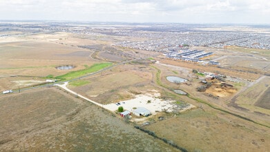 2330 Schuwirth Rd, Converse, TX - Vue aérienne vue de carte - Image1