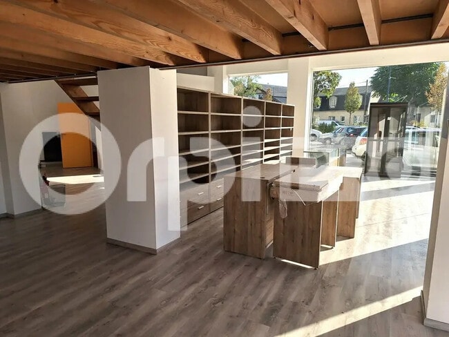 Plus de détails pour Local commercial à vendre