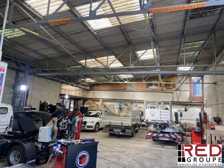 Industriel/Logistique dans Châteauneuf-le-Rouge à louer - Photo de l’immeuble – Image 1 sur 6