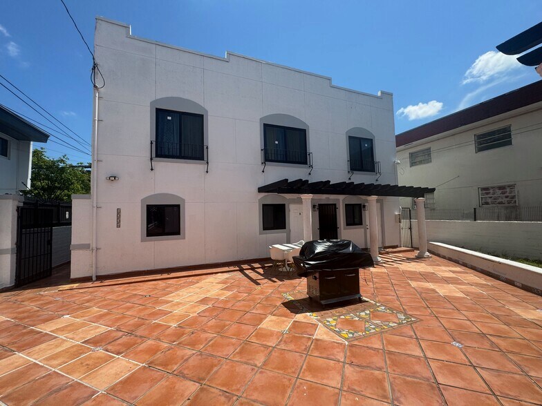 1234 SW 4th St, Miami, FL à vendre - Photo de l’immeuble – Image 3 sur 21