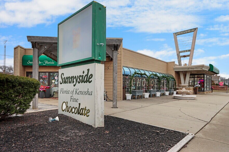 3021 75th St, Kenosha, WI à vendre - Photo principale – Image 1 sur 12