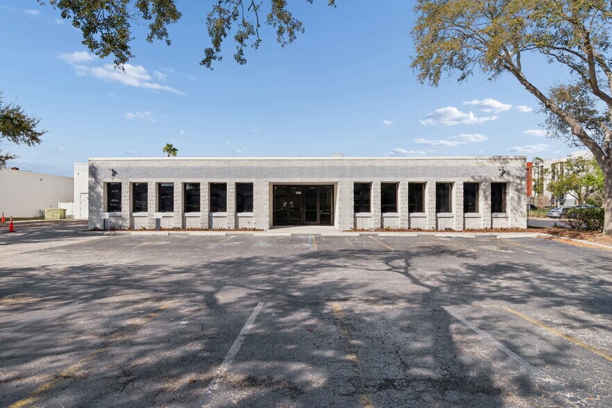 4913 W Laurel St, Tampa, FL à louer - Photo de l’immeuble – Image 2 sur 30