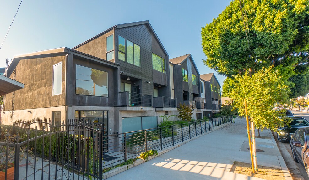 6417 N Figueroa St, Los Angeles, CA à vendre - Photo de l’immeuble – Image 2 sur 14