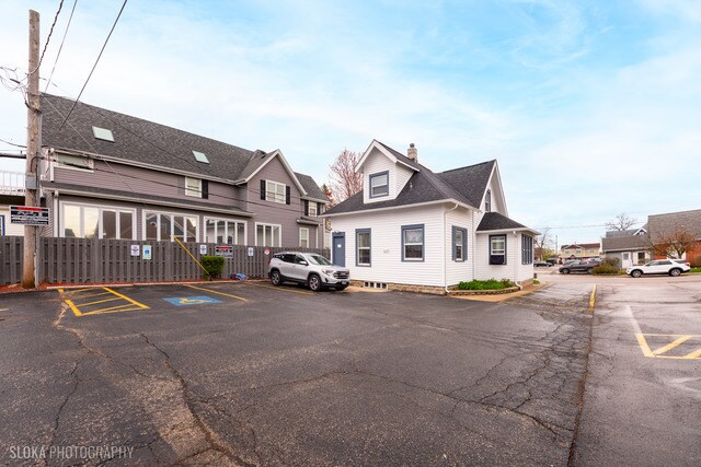 1305 Court St, Mchenry, IL à vendre - Photo de l’immeuble – Image 3 sur 39