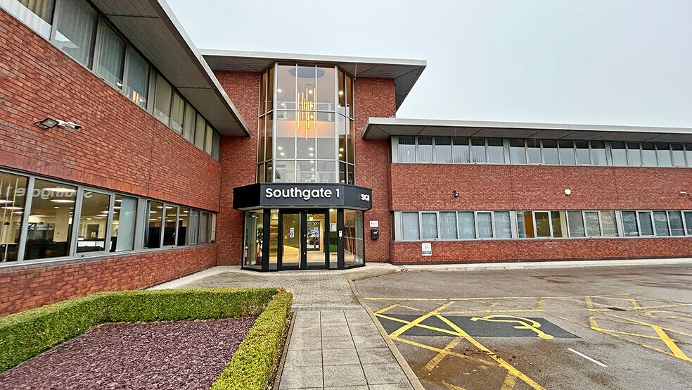 Wilmslow Rd, Cheadle à louer - Photo de l’immeuble – Image 1 sur 18