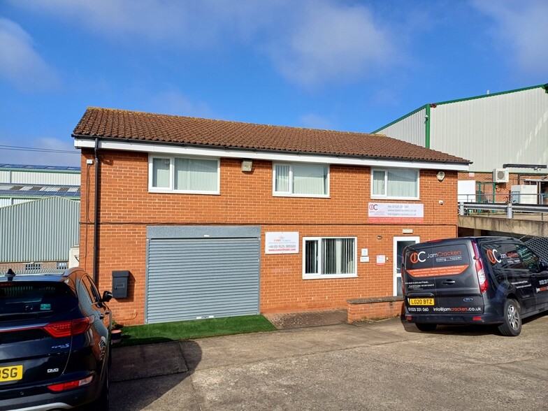 Billington Rd, Leighton Buzzard à louer - Photo de l’immeuble – Image 1 sur 2