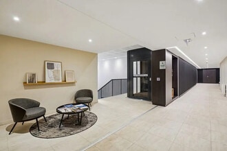 36-40 Rue De Picpus, Paris à louer Photo de l’immeuble– Image 2 sur 12