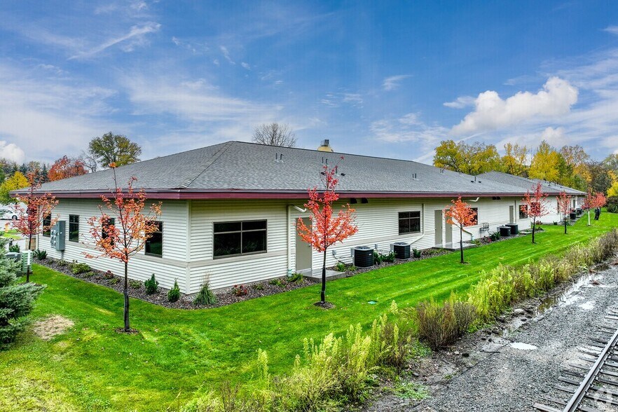 4256 Dahlberg Dr, Minneapolis, MN à vendre - Photo de l’immeuble – Image 3 sur 8