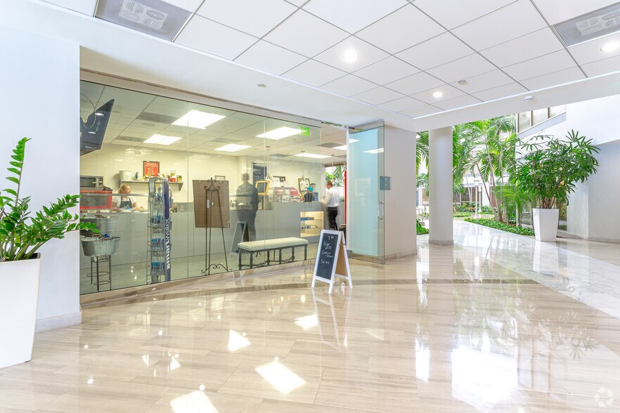 6303 Waterford District Dr, Miami, FL à louer - Photo intérieure – Image 2 sur 7