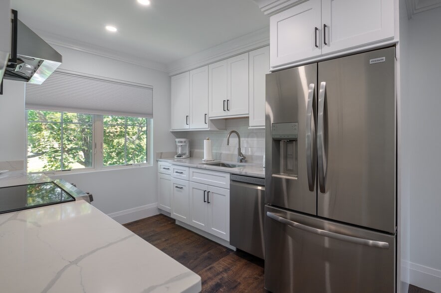 159 Boston Post Rd, East Lyme, CT à vendre - Photo intérieure – Image 3 sur 28