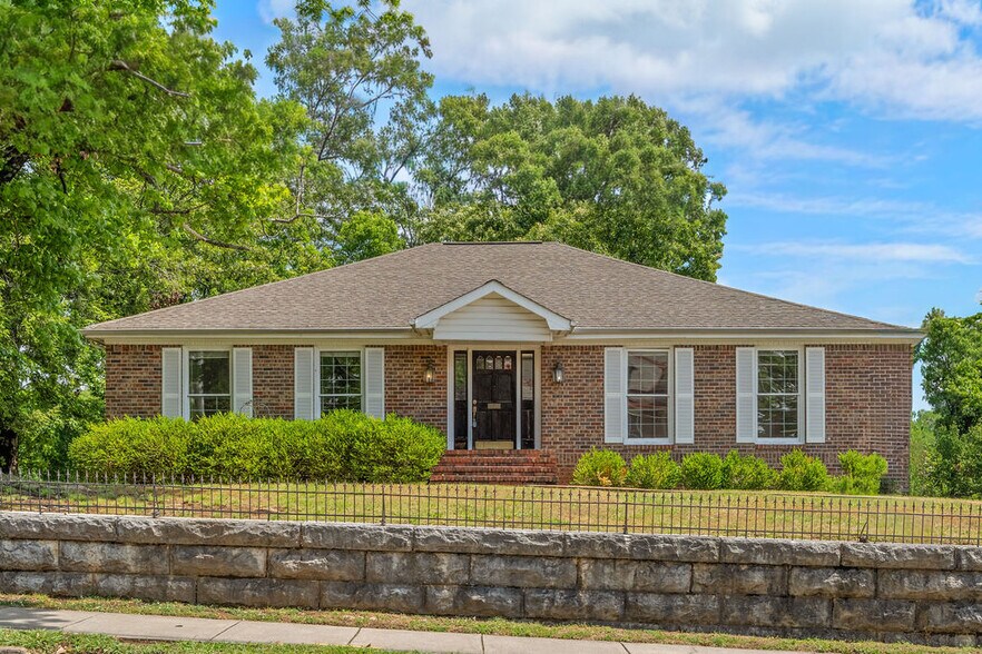 300 Forest Ave, Chattanooga, TN à vendre - Photo principale – Image 1 sur 67