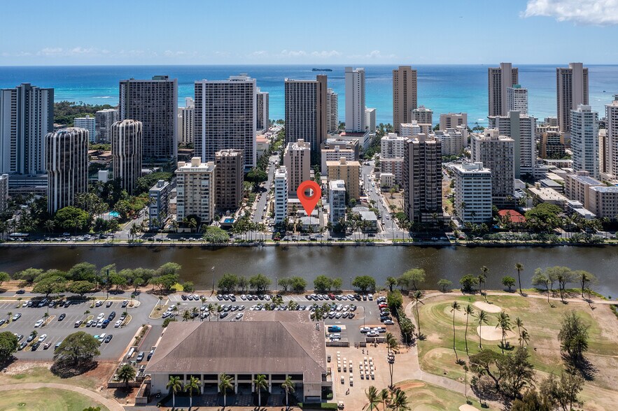 2517 Ala Wai Blvd, Honolulu, HI à vendre - Photo de l’immeuble – Image 1 sur 23