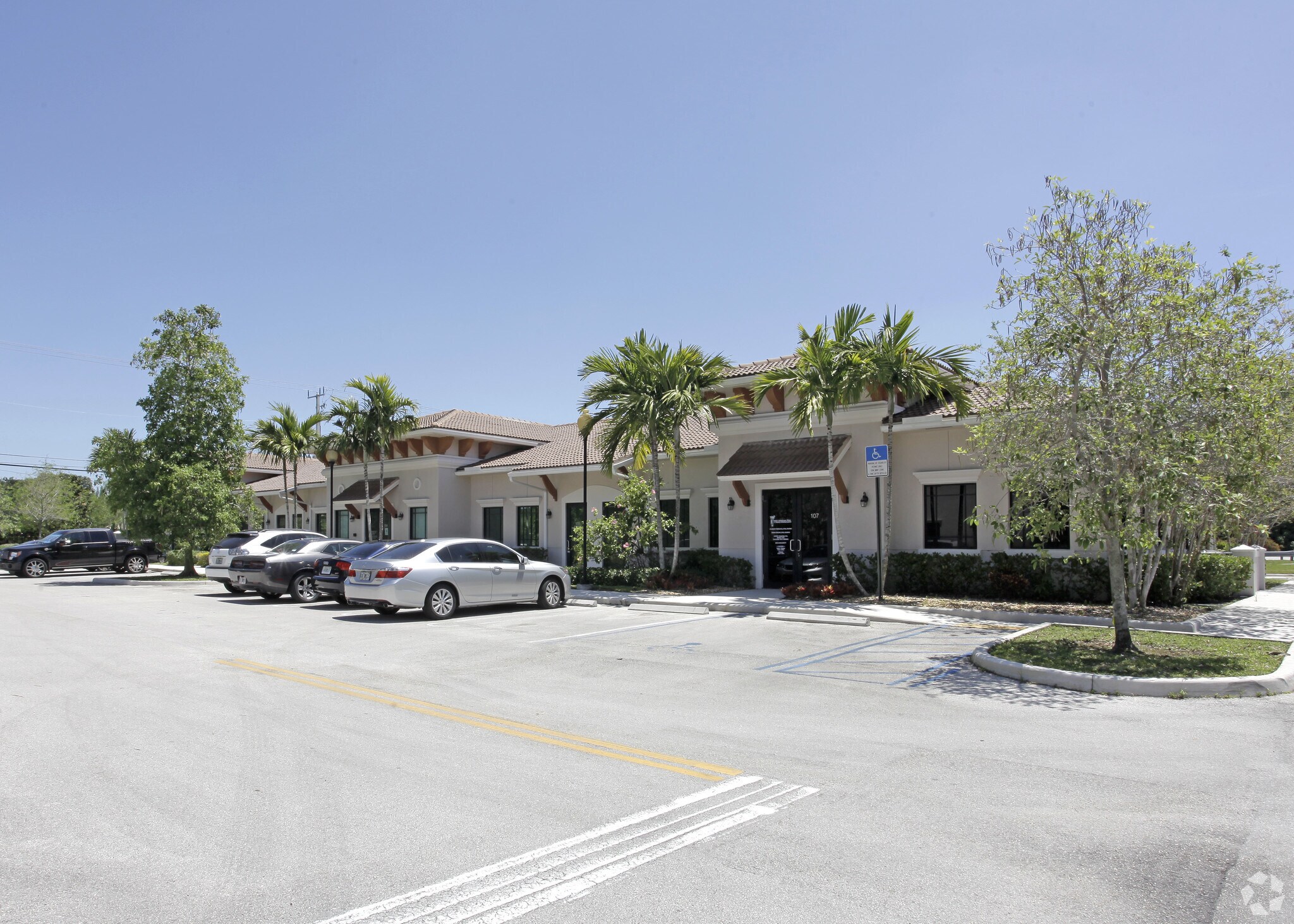 10600 Griffin Rd, Cooper City, FL à louer Photo principale– Image 1 sur 19