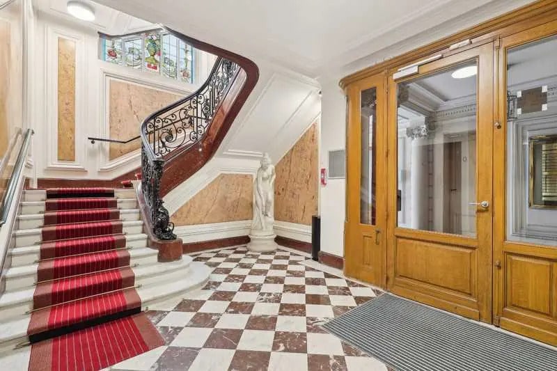 29 Rue De Miromesnil, Paris à louer - Photo de l’immeuble – Image 2 sur 18