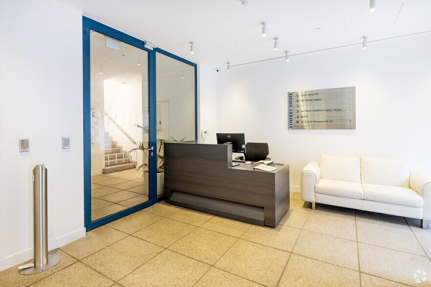 114-118 Southampton Row, Londres à louer - Hall d’entrée – Image 3 sur 5