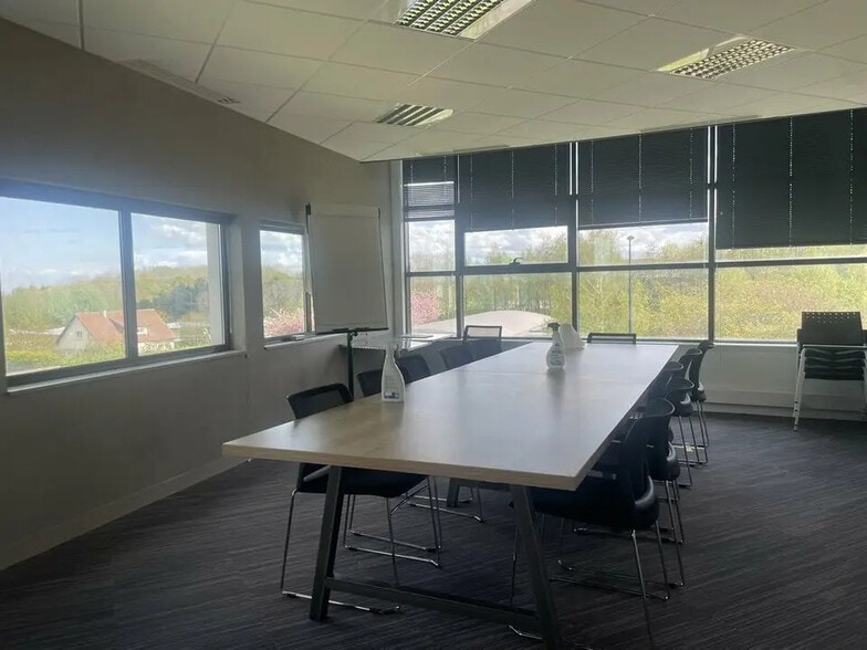 Bureau dans Hérouville-Saint-Clair à louer - Photo de l’immeuble – Image 3 sur 5