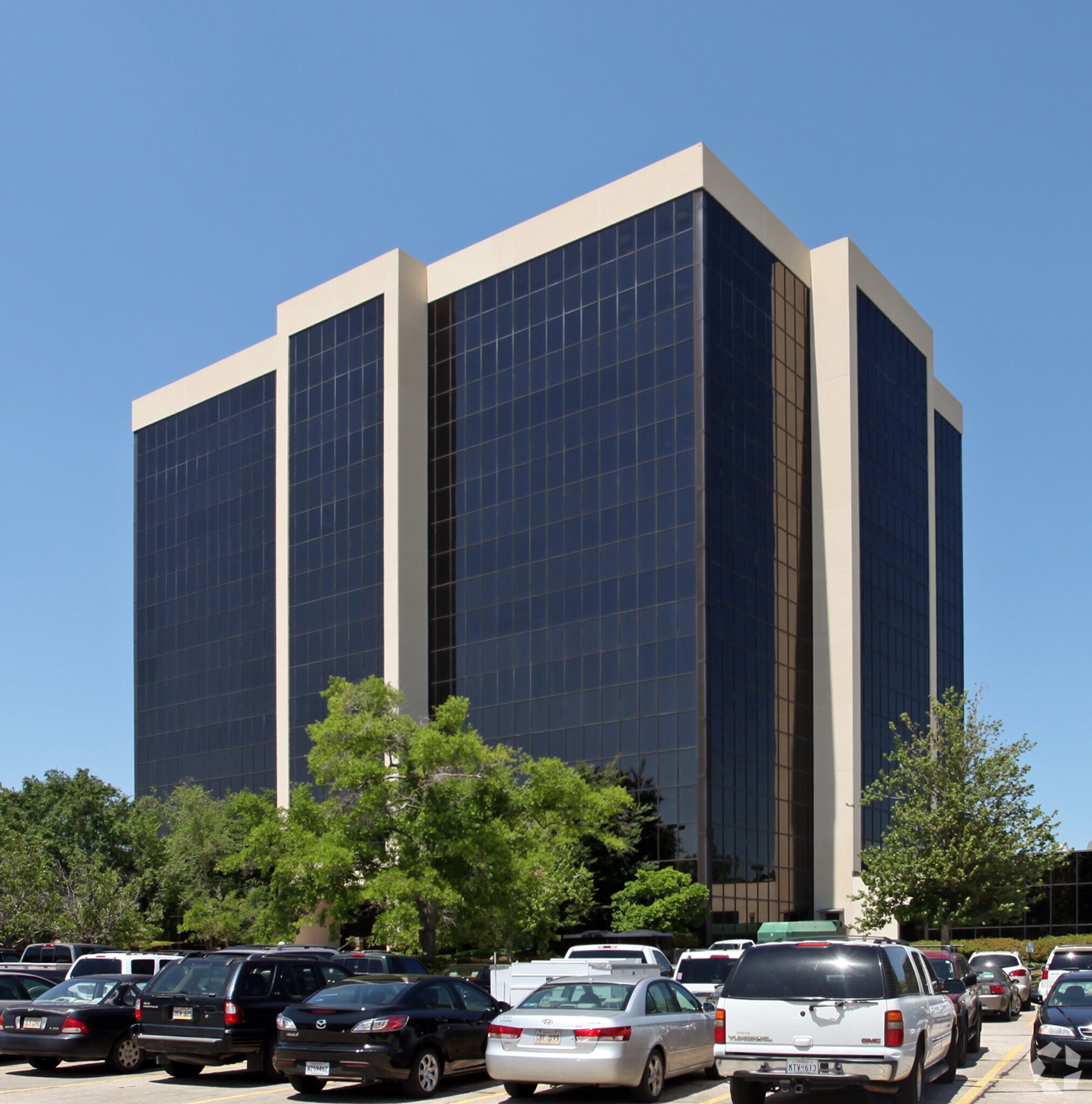 8550 United Plaza Blvd, Baton Rouge, LA à louer Photo principale– Image 1 sur 6