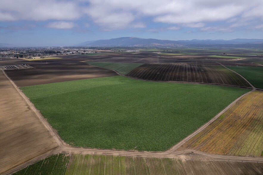 630 Boronda Rd, Salinas, CA à vendre - Photo de l’immeuble – Image 2 sur 26