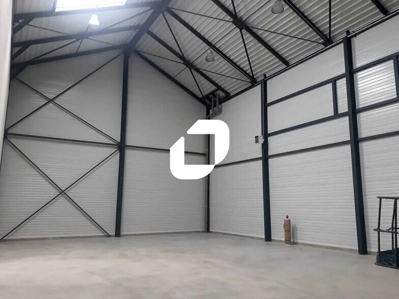 Local d'activités dans Cormeilles-en-Parisis à vendre - Photo intérieure – Image 2 sur 7