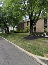105 N Gold Dr, Robbinsville, NJ à louer Photo intérieure– Image 1 sur 22